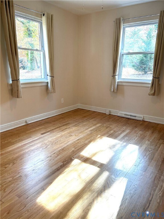 Building Photo - 1042 Peck Rd