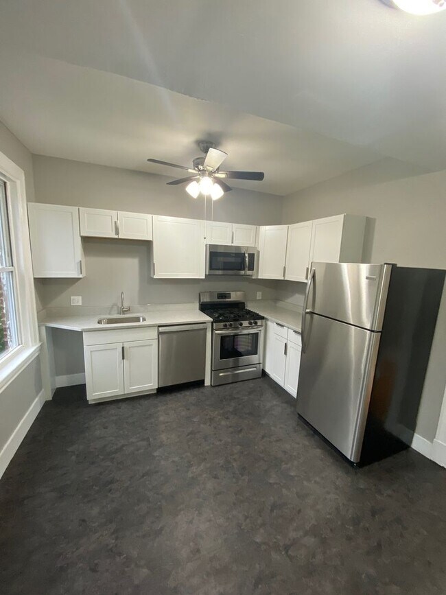Building Photo - Modern 2BR in Lawrenceville – Central AC, ...