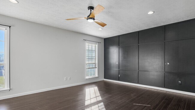 Building Photo - 649 Charles Ln