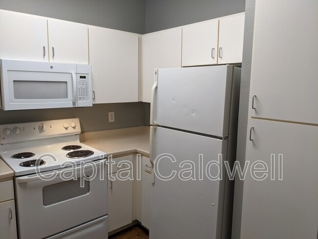 Building Photo - 1910 E Palm Ave