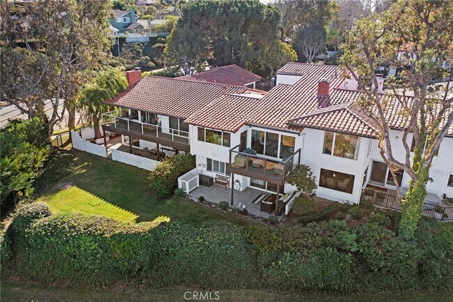 Building Photo - 2981 Quedada