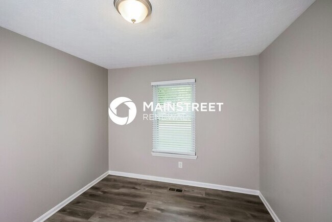 Building Photo - 3 Bedroom Pet-Friendly Home in Louisville,...