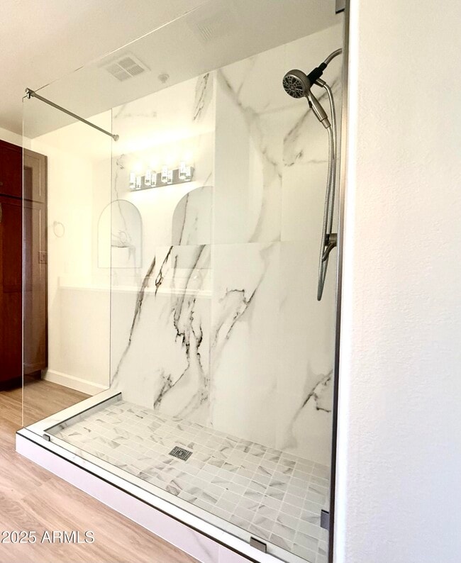 Building Photo - 7401 W Arrowhead Clubhouse Dr