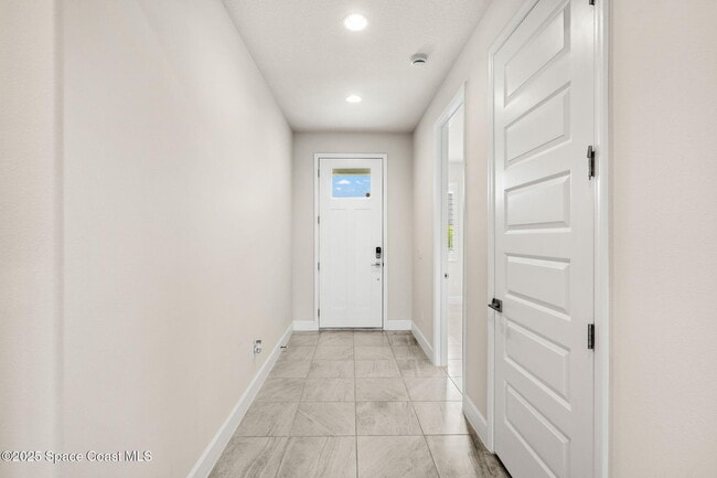 Building Photo - 2999 Pangea Cir
