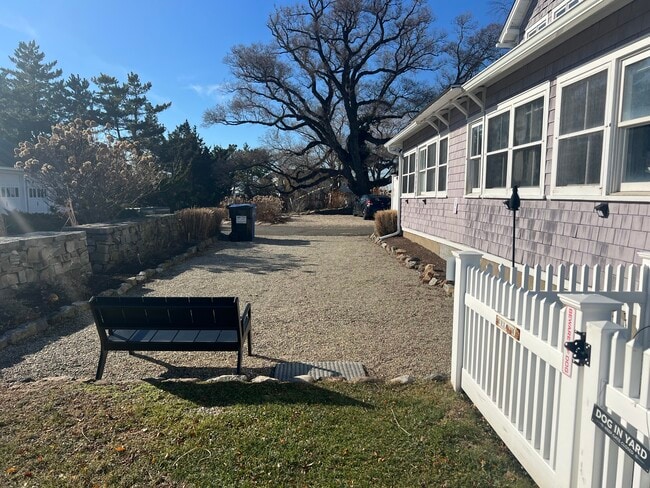 Building Photo - 624 Vineyard Point Rd