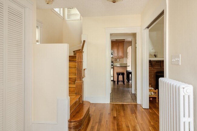 Building Photo - 22 Embassy Rd