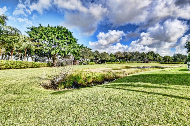 Building Photo - 8891 Starhaven Cove