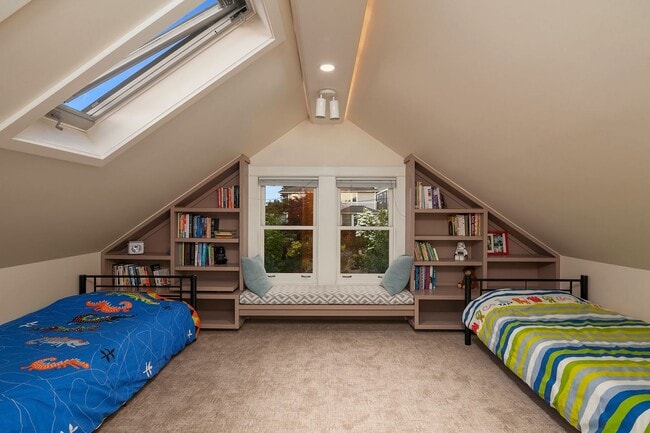 Building Photo - 3bd/2ba Seattle Home