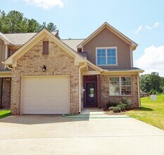 Building Photo - Town Home in Chelsea!!! Available to View ...
