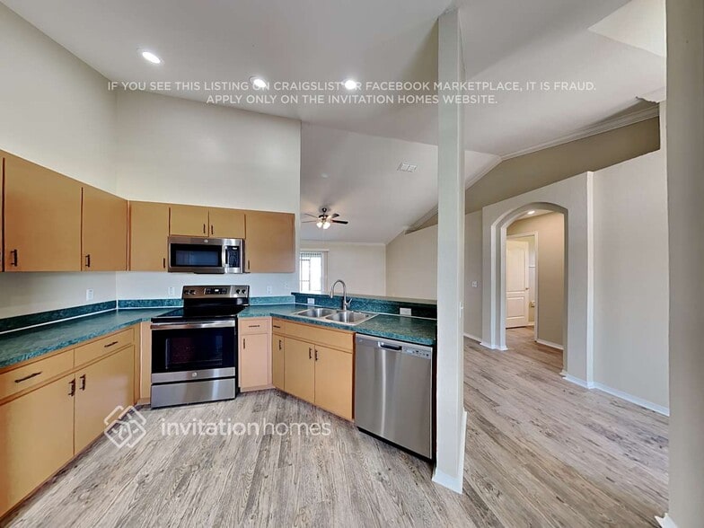 Building Photo - 1721 James Pointe Dr