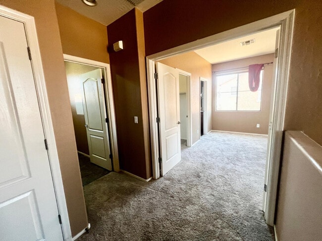 Building Photo - 879 E Stottler Dr