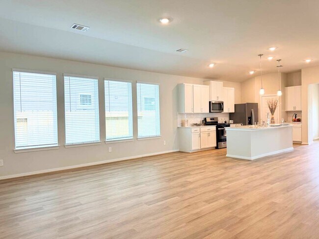 Building Photo - 16246 Parish Pointe Ct