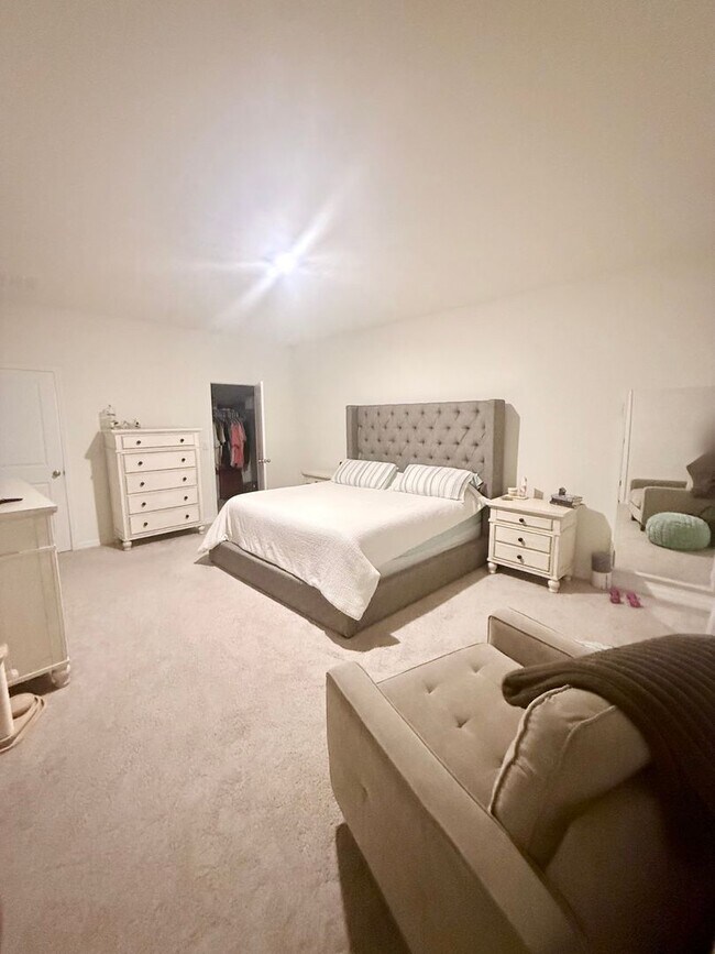 Building Photo - 4 Bedroom/3 Bath two-story home in Arbor Greens