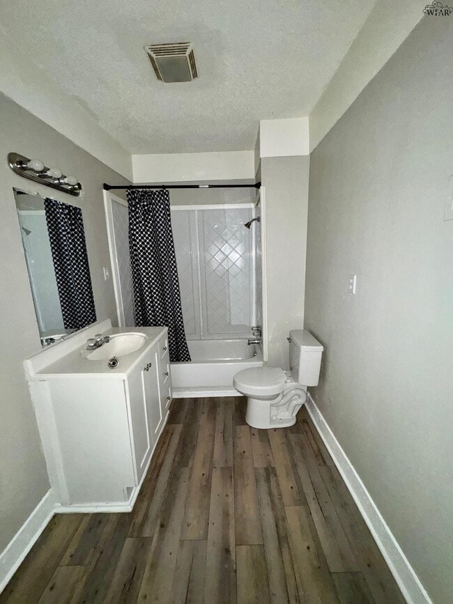 Building Photo - 1512 Kemp Blvd