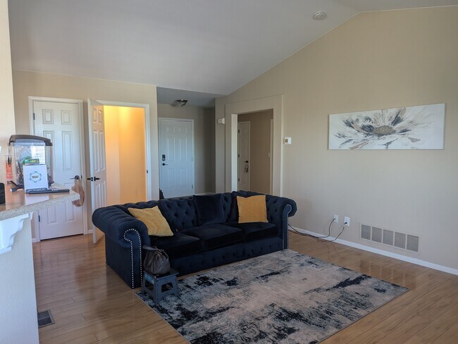 Building Photo - 5615 S Quemoy Ct