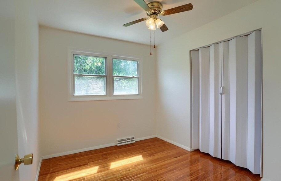Building Photo - 426 Linden St