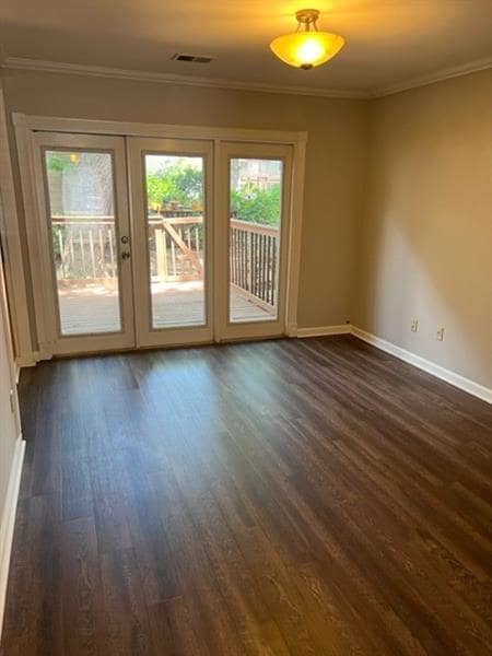 Building Photo - 1130 Riverbend Club Dr SE
