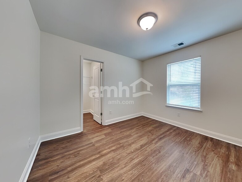 Building Photo - 137 Sweet Gum Dr