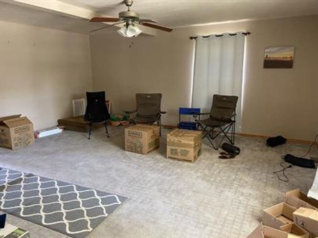 Building Photo - 3 bedroom 2 1/2 bath home in River Rock