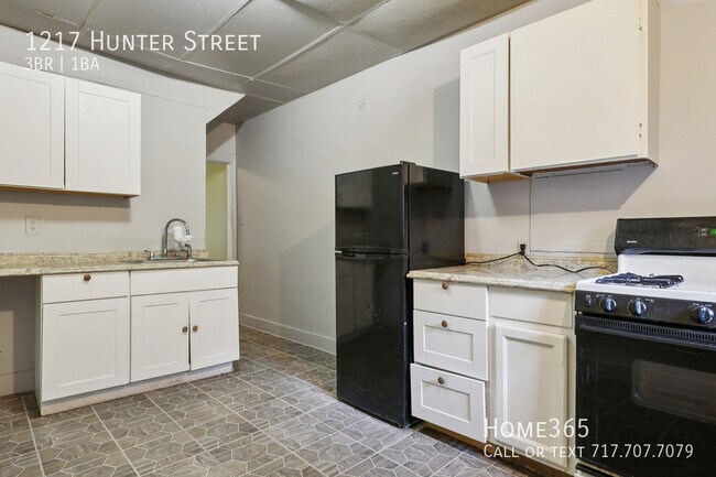 Building Photo - 1217 Hunter St