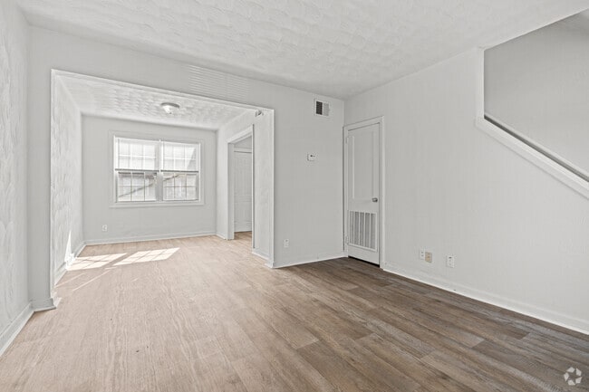 Building Photo - The Grand at New Port