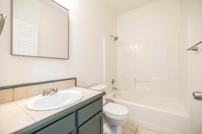 Building Photo - 807 Loudon Hill Dr