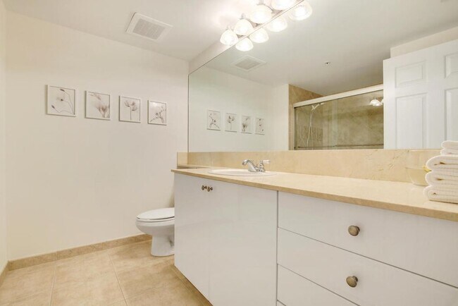Building Photo - 700 E Boynton Beach Blvd