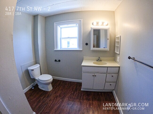 Building Photo - 417 7th St NW