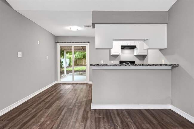 Building Photo - 10914 Twig Dr