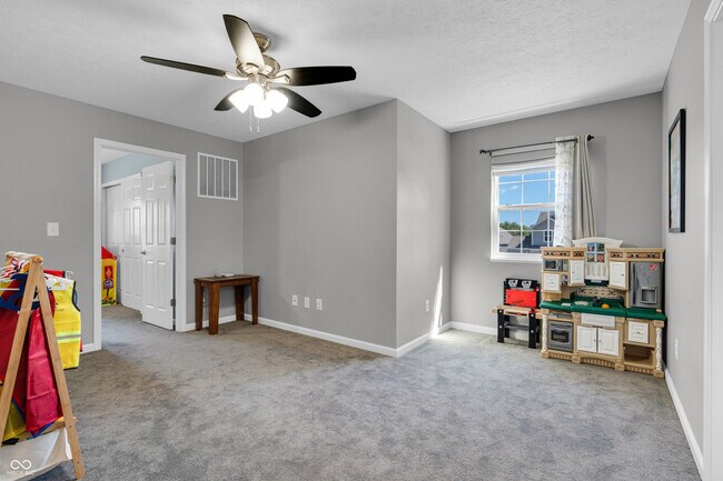 Building Photo - 70 Blue Lace Dr