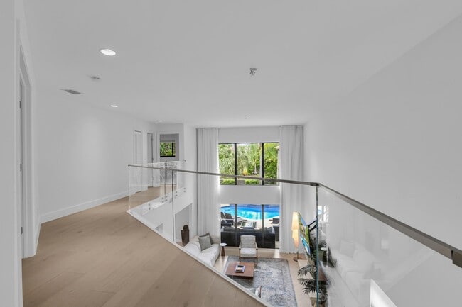 Building Photo - 753 Villa Portofino Cir
