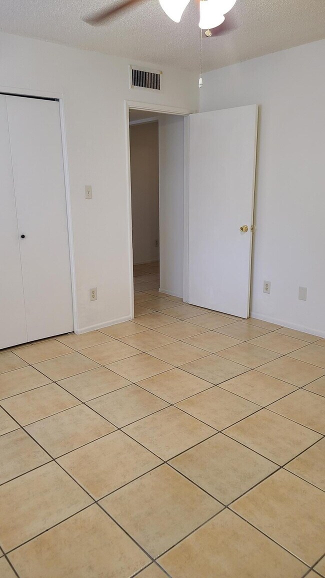 Building Photo - 1345 E Campbell Ave