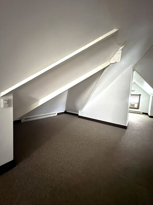 Building Photo - 72-74 Hanks St, Lowell