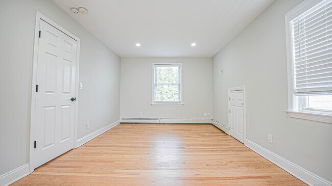 Building Photo - 4070 Madison Ave
