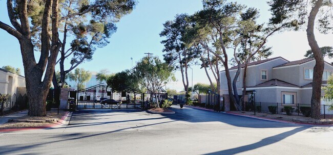 Building Photo - HAVE YOU SEEN THIS???