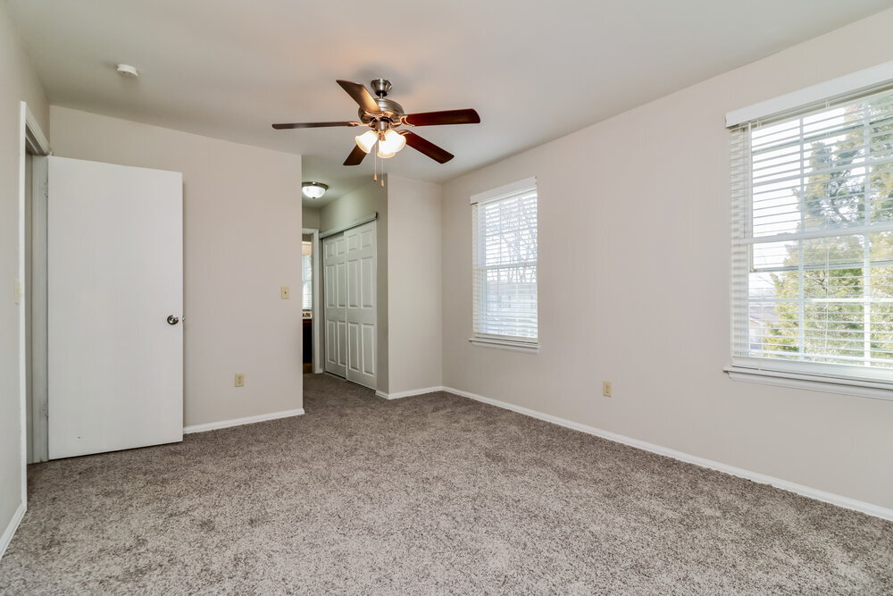 Building Photo - 17 Hollow Tree Ct