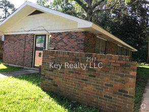 Building Photo - 2517 - B Webster St. - Alexandria MOVE IN ...