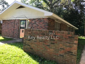 Building Photo - 2517 - B Webster St. - Alexandria MOVE IN ...