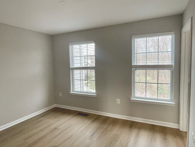 Primary bedroom - 12430 Horseshoe Bend Cir