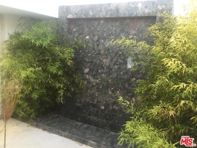 Building Photo - 3440 Shoreheights Dr
