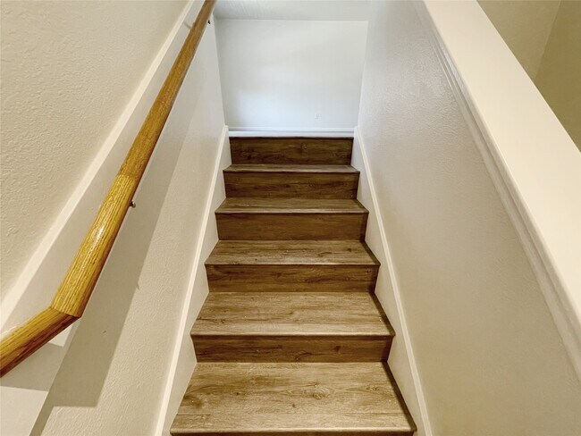 Building Photo - 15723 Crooked Arrow Dr