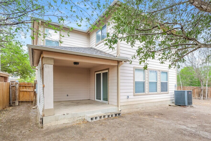 Building Photo - 6734 Benke Farm