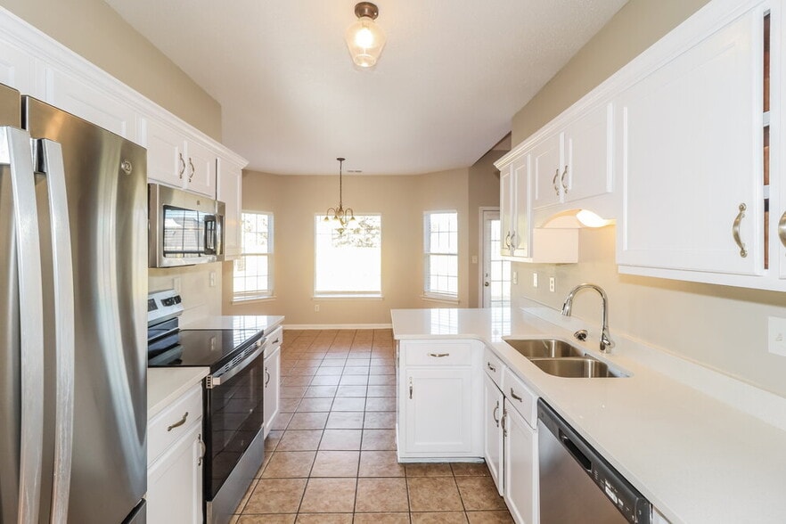 Building Photo - 9064 Kyle Duran Ln