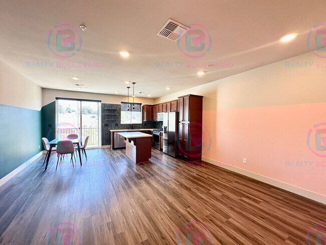 Building Photo - Modern Designer 2 Bedroom 2.5 Bathroom Tow...