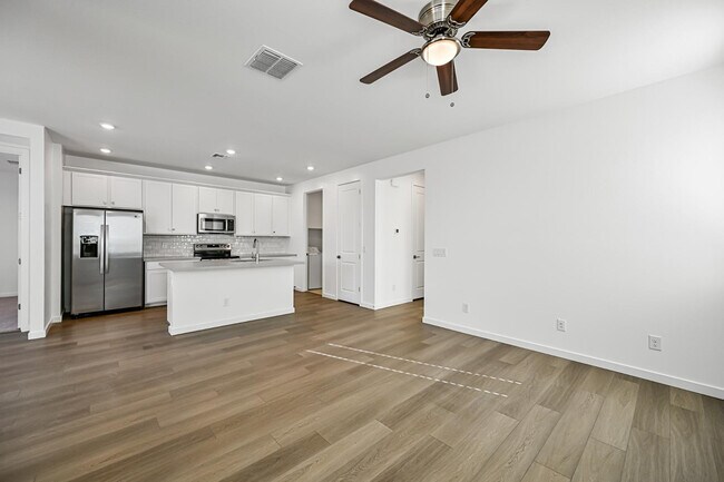 Building Photo - 25244 W Wayland Dr