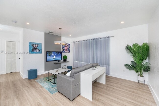 Building Photo - 3321 NW 19th Terrace