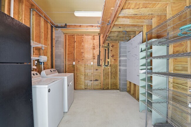 Building Photo - 180 Grove Rd