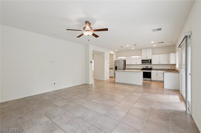 Building Photo - 10971 Meridian Flds Ave