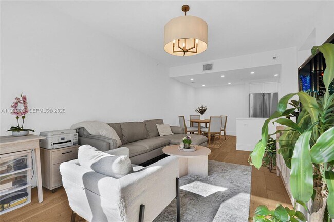 Building Photo - 2107 SE 10th Ave