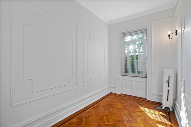 Building Photo - 16 Rutland Rd